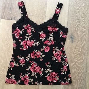 Pretty lacy floral top